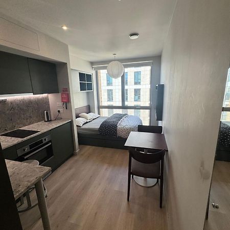 Studio In Harrow -R Екстер'єр фото