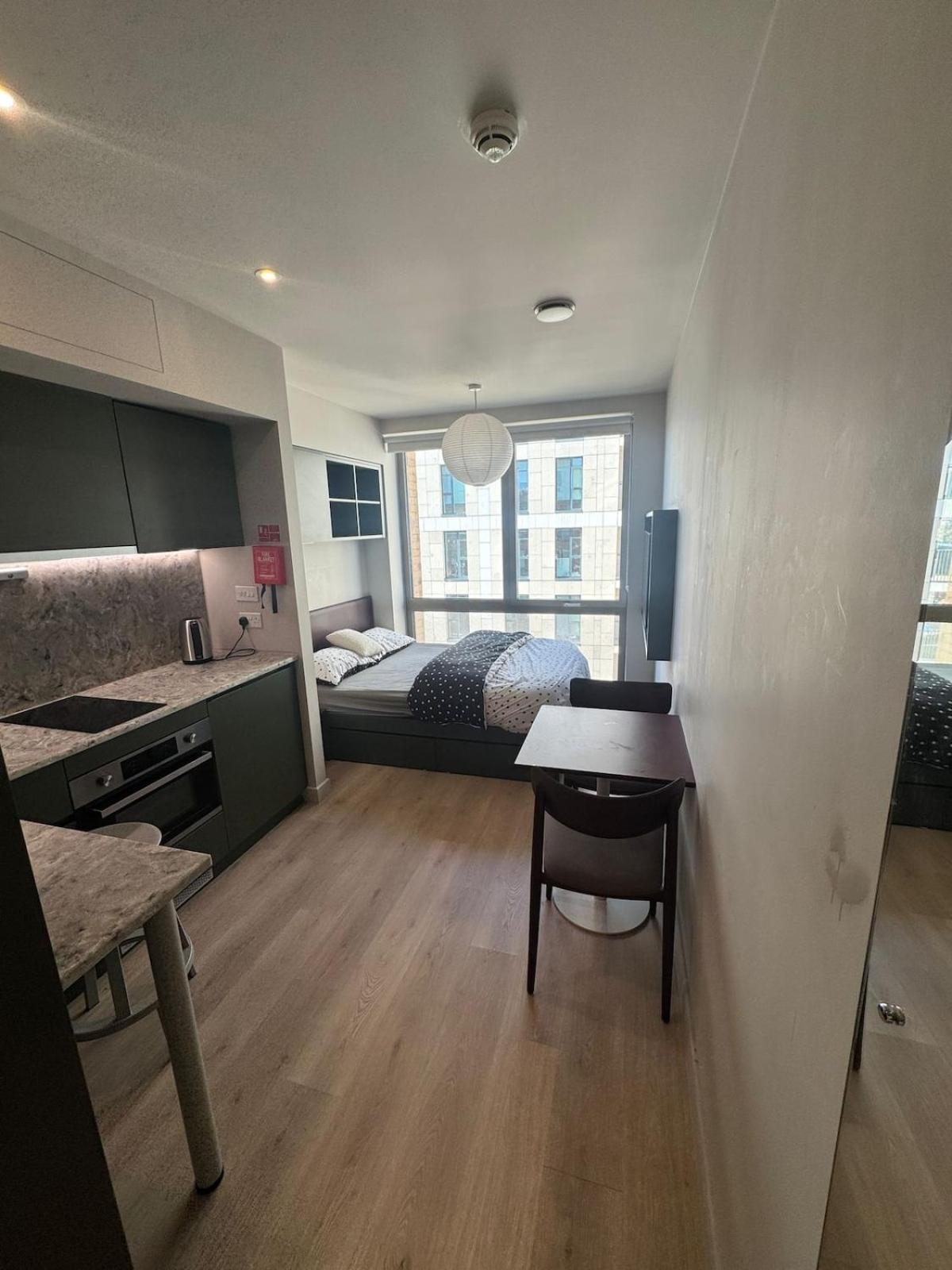 Studio In Harrow -R Екстер'єр фото