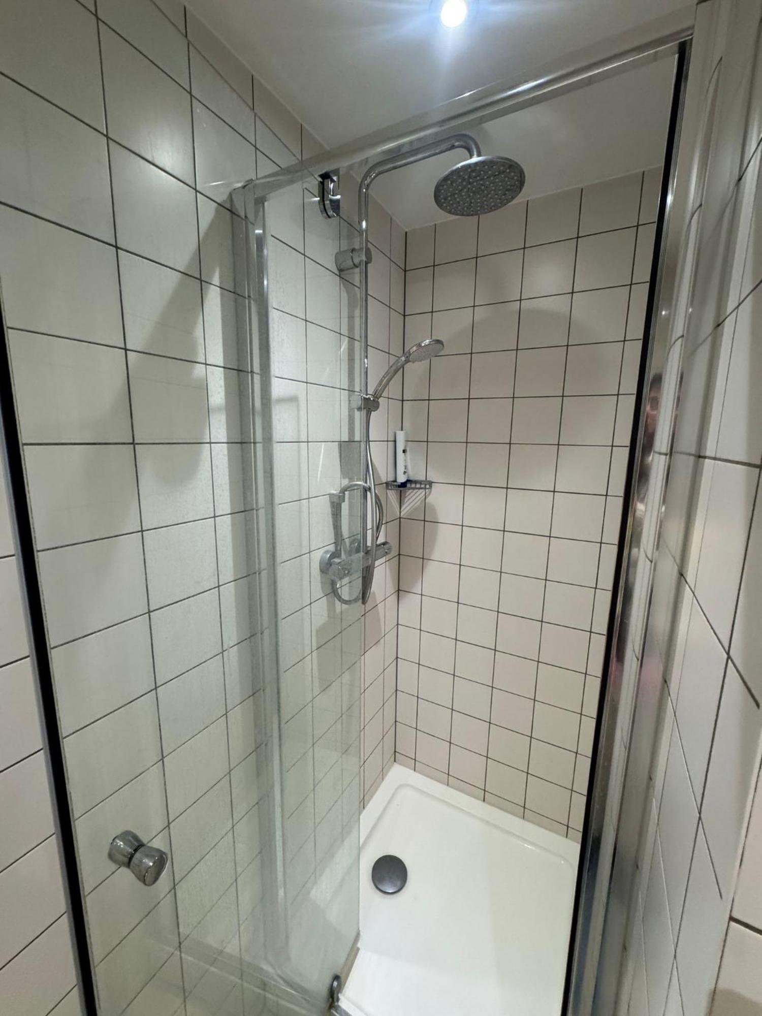 Studio In Harrow -R Екстер'єр фото